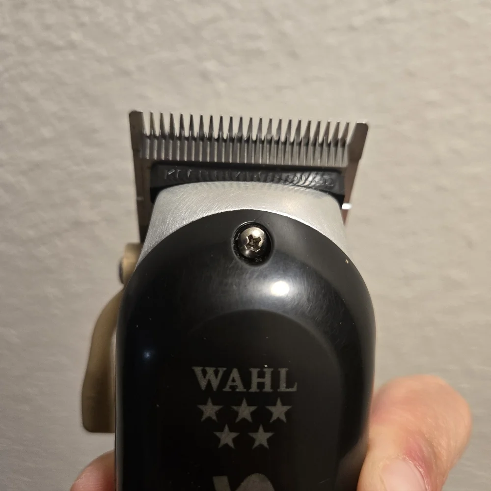 Professional Wahl Senior Black Clipper with Guards